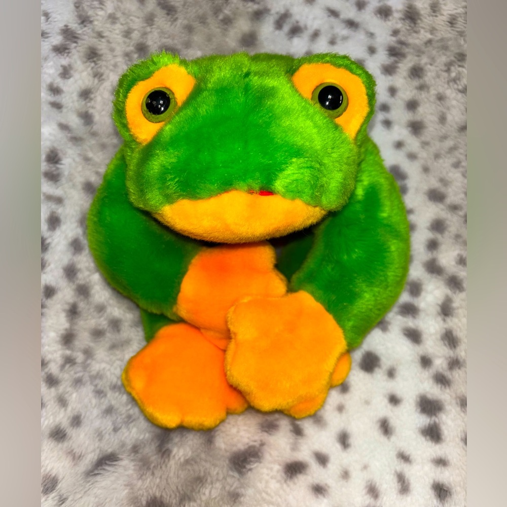 VINTAGE 90s SMOOCHY THE FROG TY BEANIE BABY